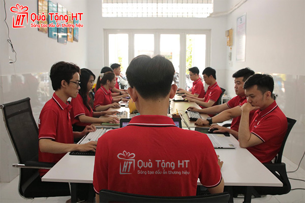 qua tet cho nhan vien van phong 2 1