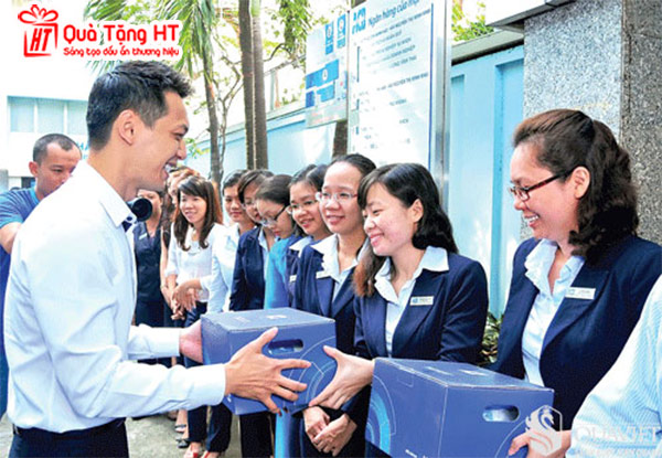 qua tet cho nhan vien van phong 6 1