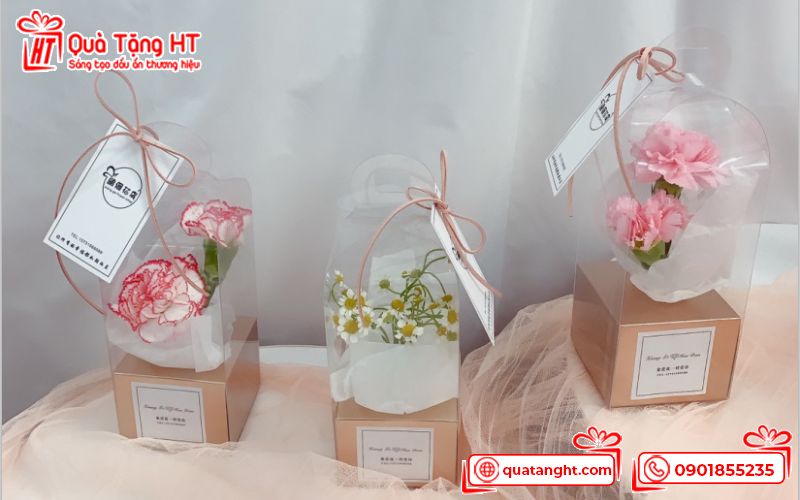 Hoa tươi làm quà tặng nhân viên nữ