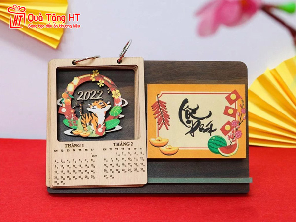 Bộ lịch Tết làm quà tặng