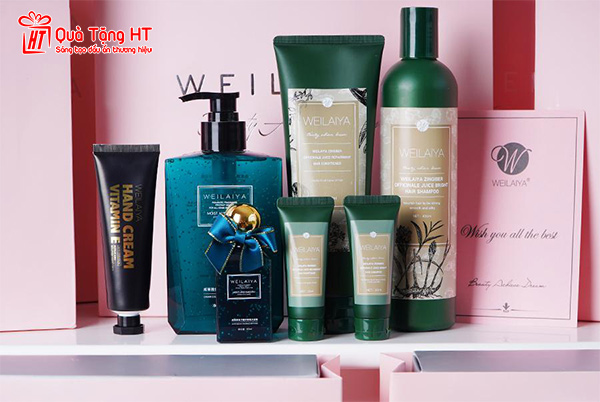 Set mỹ phẩm là quà tặng nhân viên nữ thiết thực vào ngày 8/3 hay 20/10