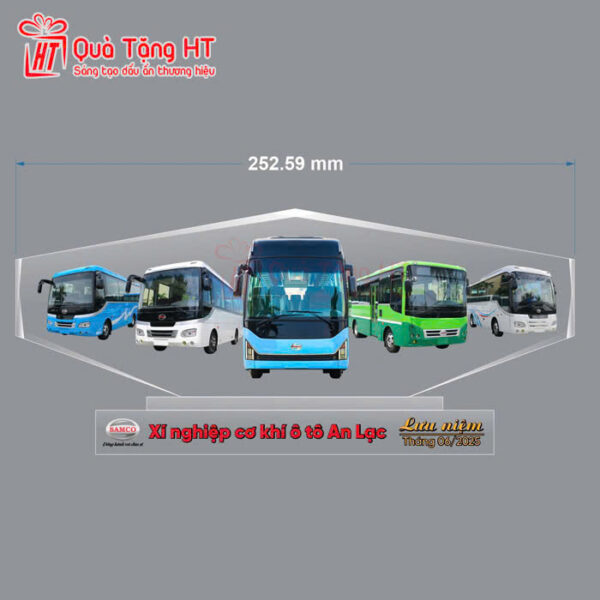 Kỷ niệm chương pha lê in ô tô xe khách