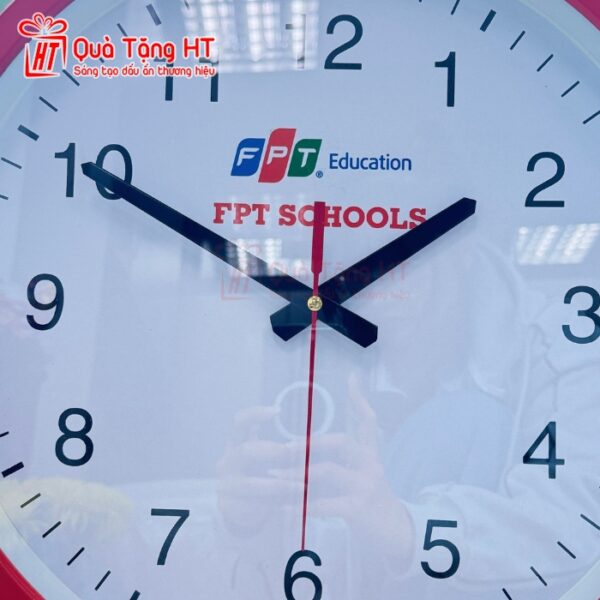 dong ho truong hoc fpt school 4
