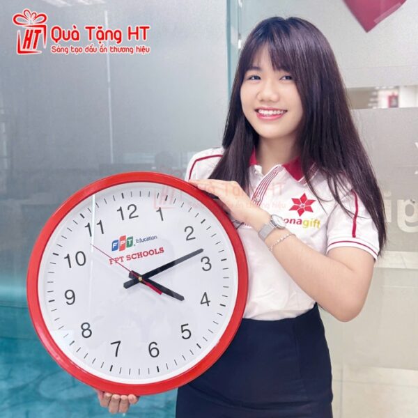 dong ho truong hoc fpt school 8