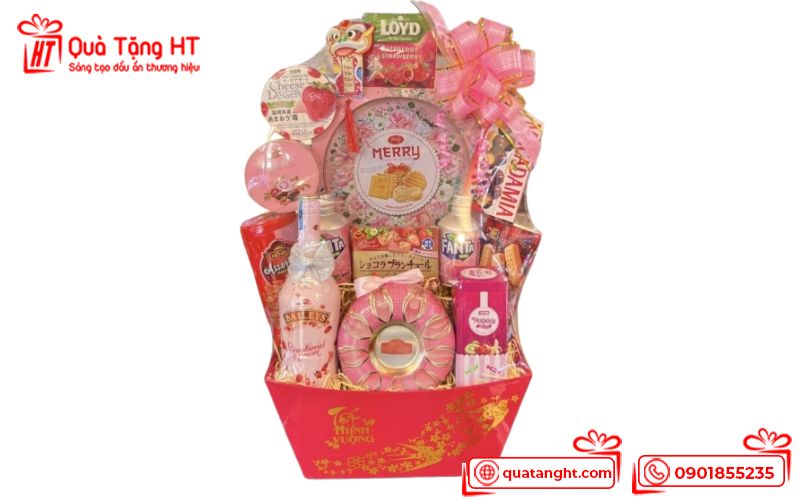 Trang trí giỏ quà với phụ kiện