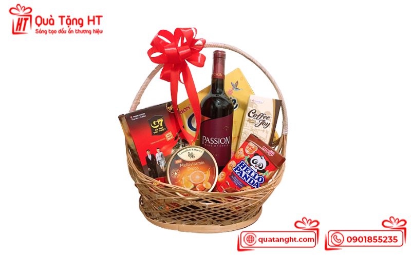 Giỏ quà Tết bánh kẹo truyền thống