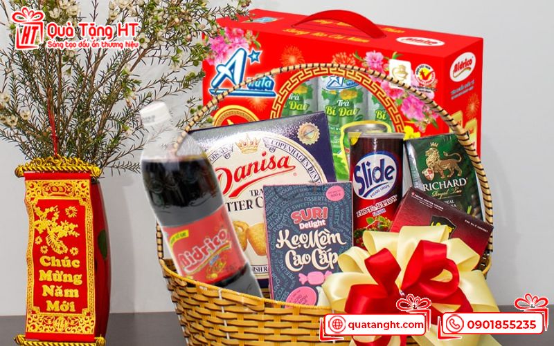 Giỏ quà thiên về bánh ngọt