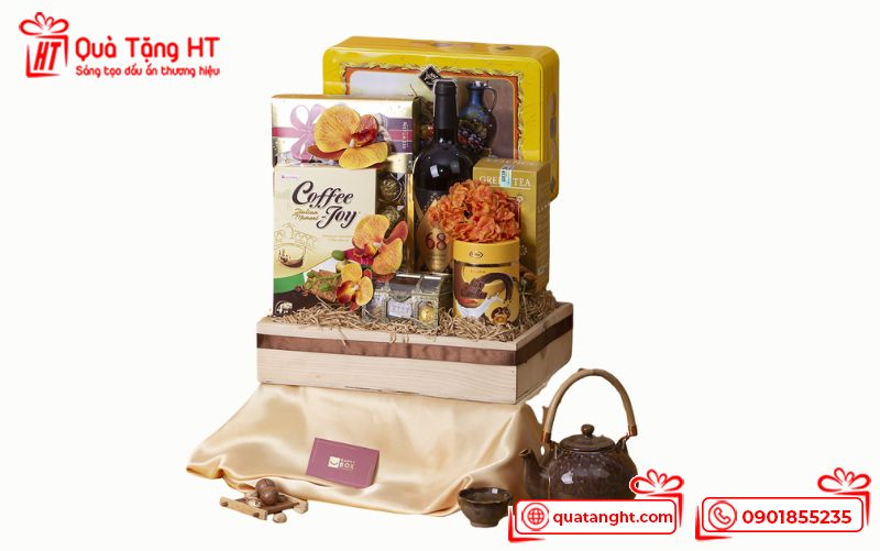 Giỏ quà bánh kẹo và đồ ăn nhẹ