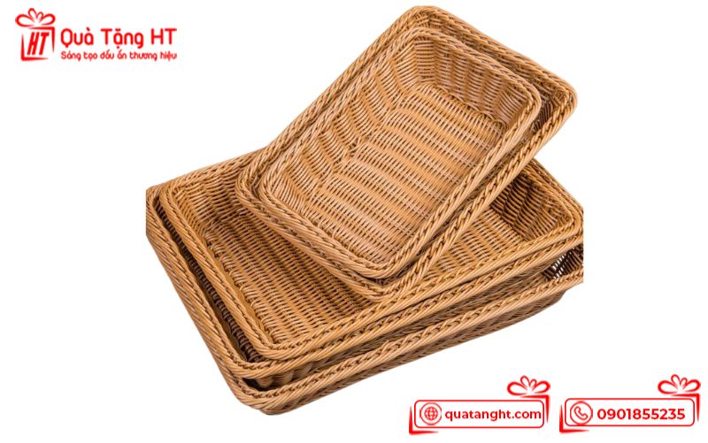 Giỏ nhựa hoặc hộp gỗ