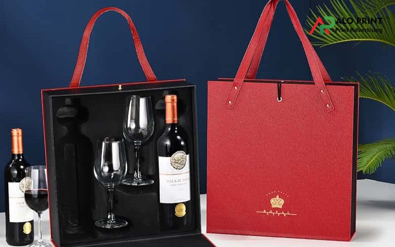 Giỏ quà rượu vang kèm ly pha lê