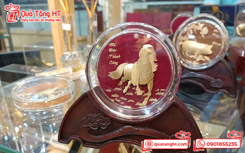 Nhóm quà tặng biểu trưng