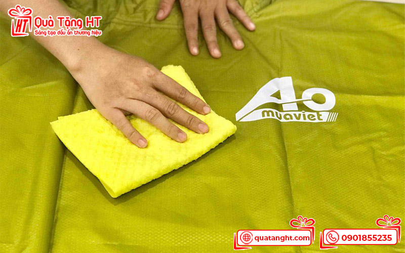 7+ Cách Bảo Quản Áo Mưa, Không Mốc, Không Mùi Hôi